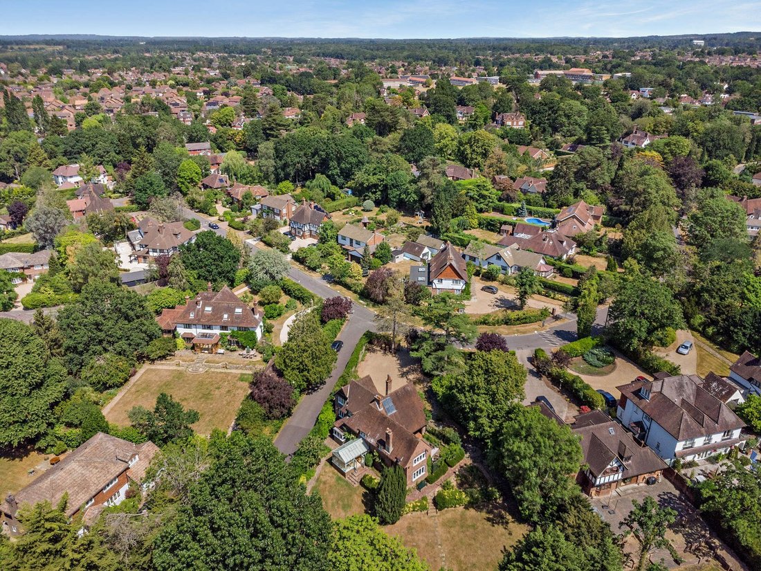 House in Abbotswood, Guildford, England 2 - 18783780