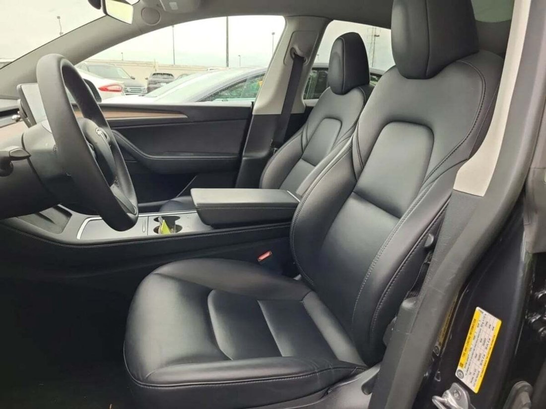 Suv in Newport Beach, CA, United States 2 - 19177123