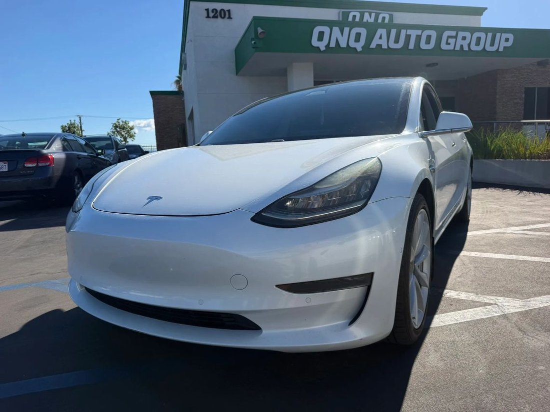 Sedan in Ontario, CA, United States 1 - 19180056