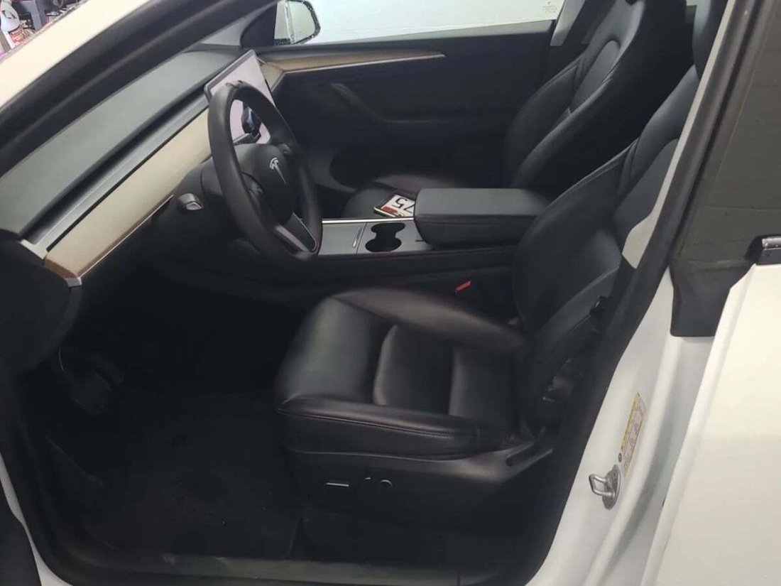 Suv in Newport Beach, CA, United States 2 - 19177126