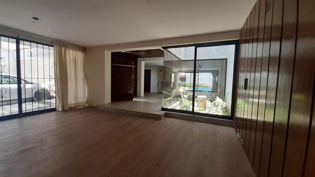House in San Juan de Miraflores, Metropolitan Municipality of Lima, Peru 1 - 19173009