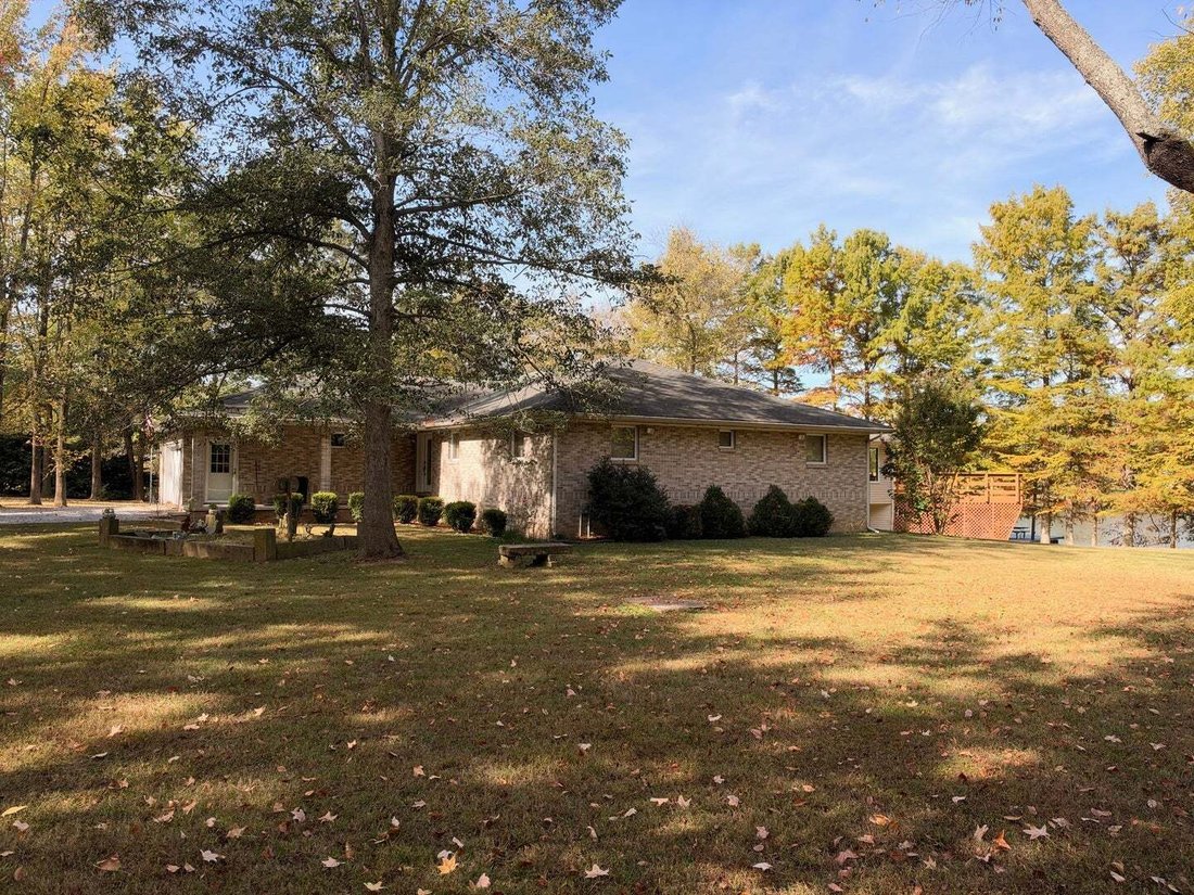 House in Benton, Illinois, United States 1 - 19179684