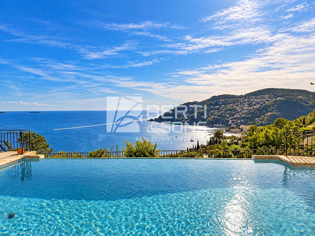 Villa à Théoule-sur-Mer, Provence-Alpes-Côte d'Azur, France 1 - 19173511