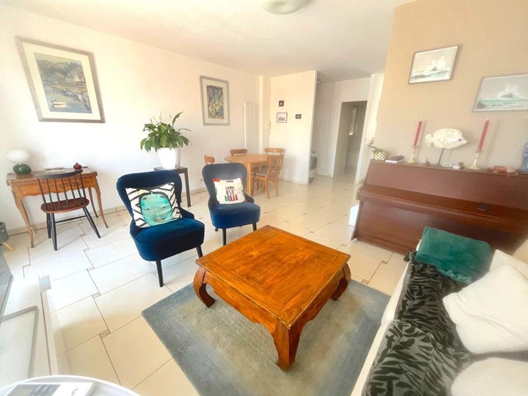 Apartment in Carrieres, Charenton-le-Pont, France 1 - 19145635