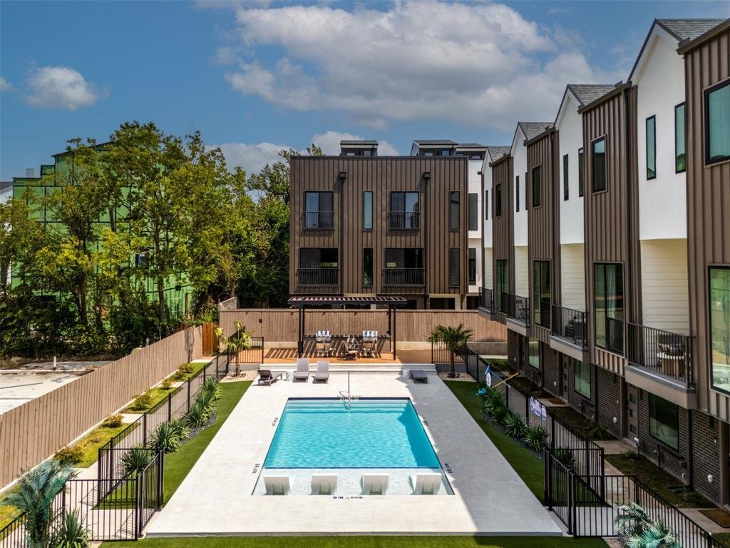 Condo in Dallas, Texas, United States 4 - 19172710