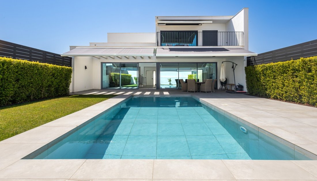 Villa in Quarteira, Algarve, Portugal 1 - 19169899