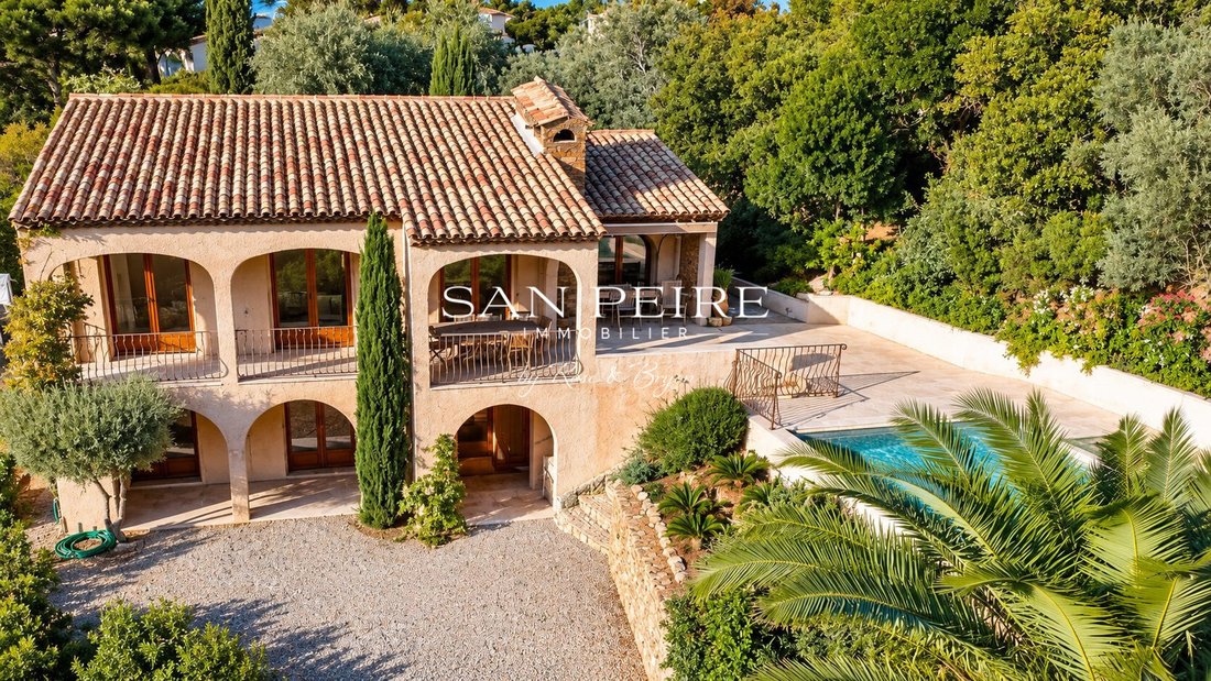 Villa à Les Issambres, Roquebrune-sur-Argens, France 3 - 19174443