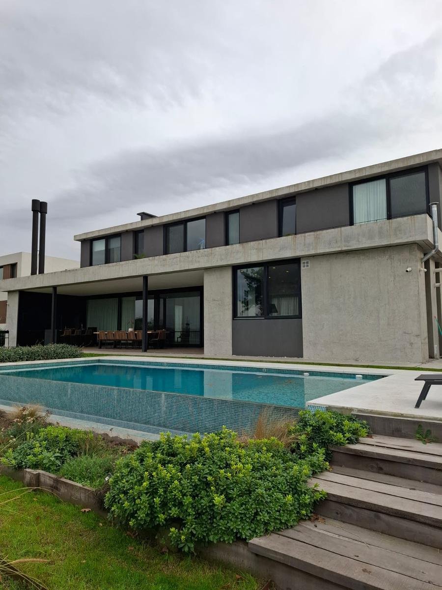 House in San Miguel, Buenos Aires Province, Argentina 1 - 19171054