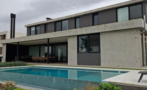 House in San Miguel, Buenos Aires Province, Argentina 1