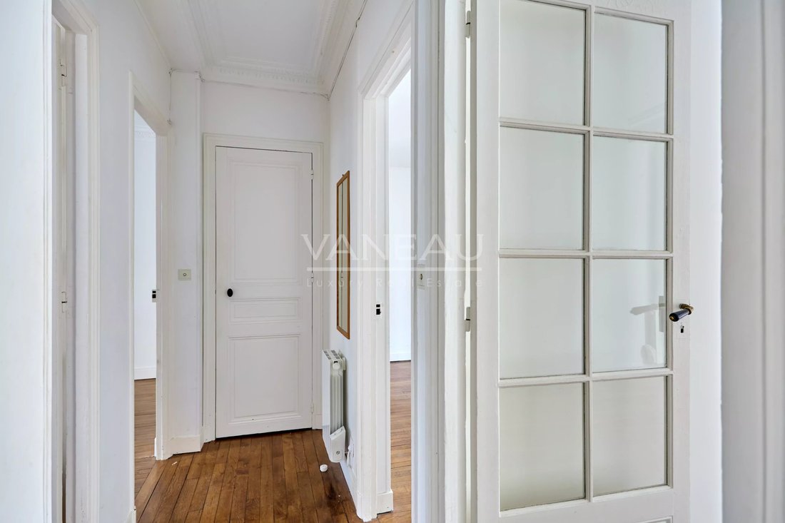 Apartment in Emeriau-Zola, Paris 15e Arrondissement, Paris 2 - 19172832