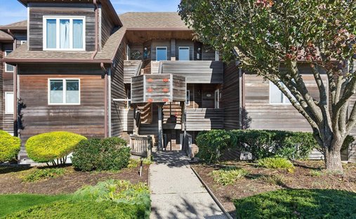 Condo in Calverton, New York, United States 1