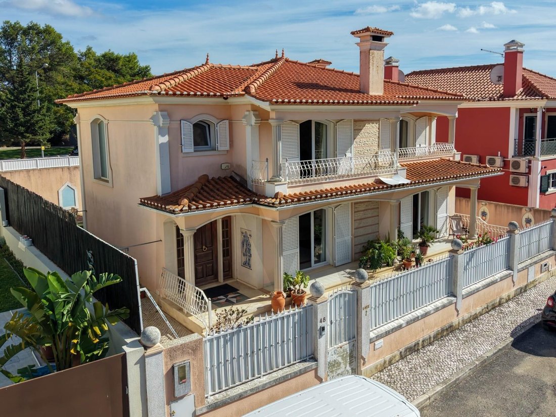 Townhouse in Cascais e Estoril, Lisbon, Portugal 1 - 19175432