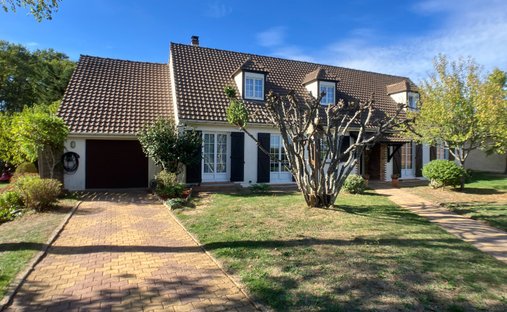Casa en Bullion, Isla de Francia, Francia 1