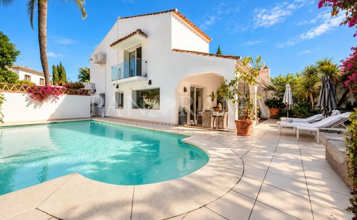 Villa in Golden Mile, Andalusia, Spain 1