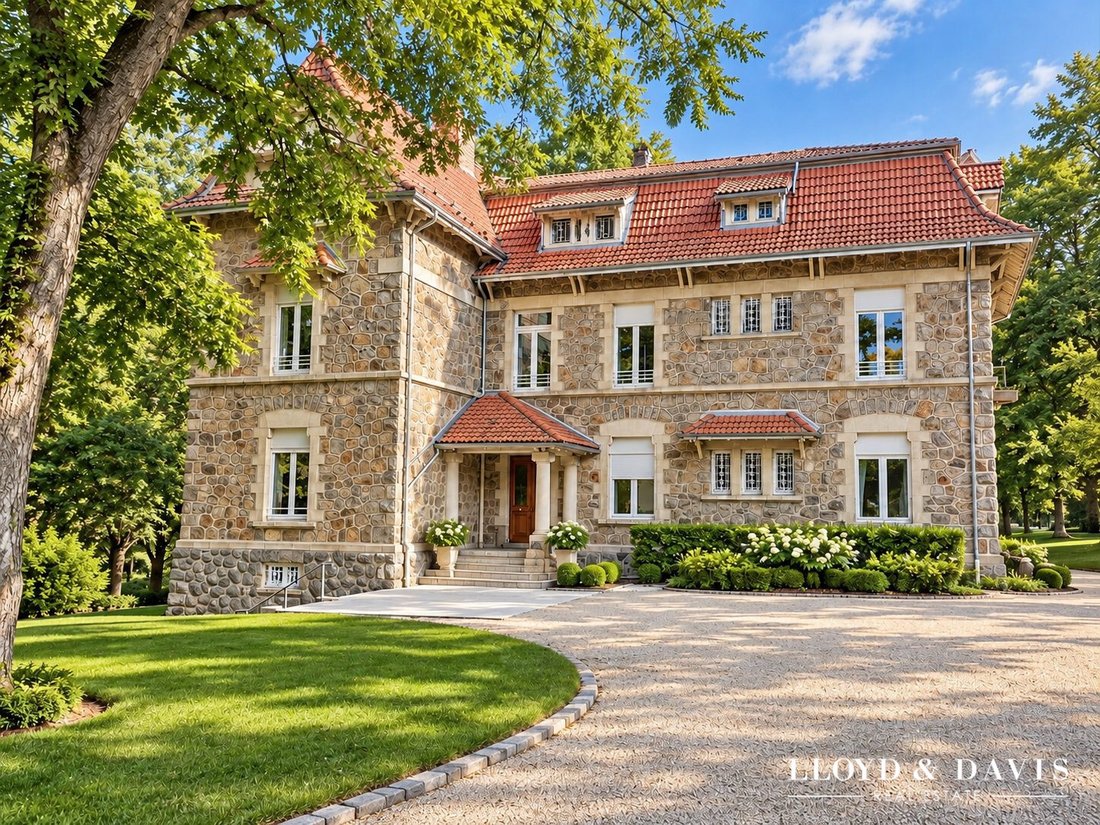 Château à Satillieu, Auvergne-Rhône-Alpes, France 2 - 19174379