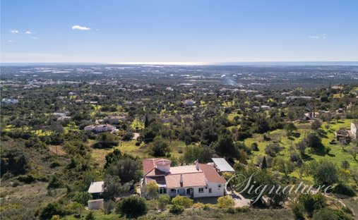 Villa in Santa Bárbara de Nexe, Algarve, Portugal 1