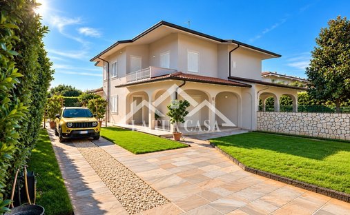 Villa en Focette, Pietrasanta, Italia 1