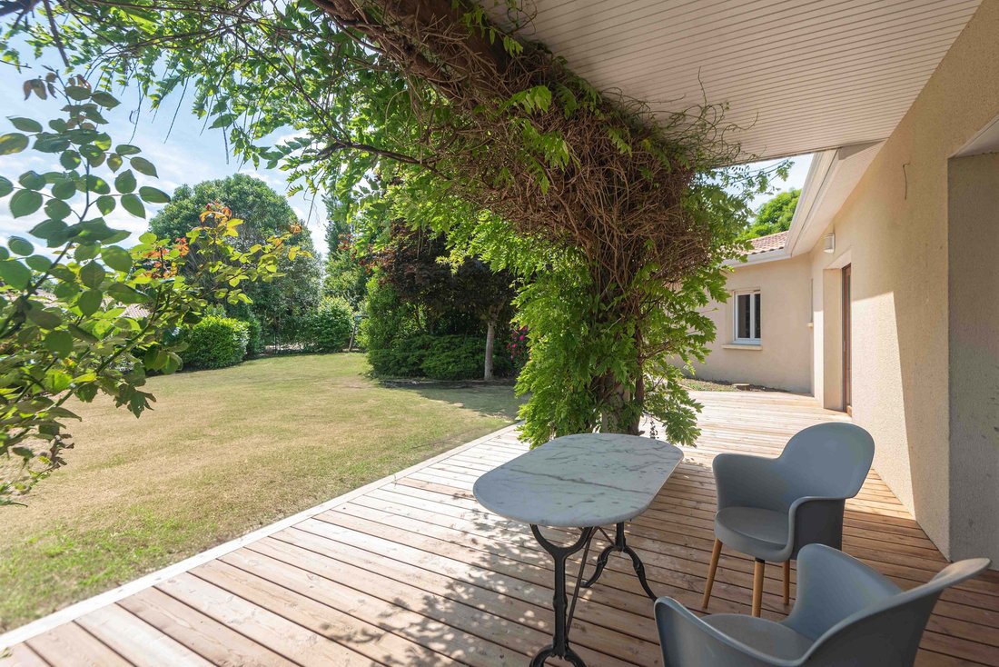 House in Quinsac, Nouvelle-Aquitaine, France 2 - 19170609