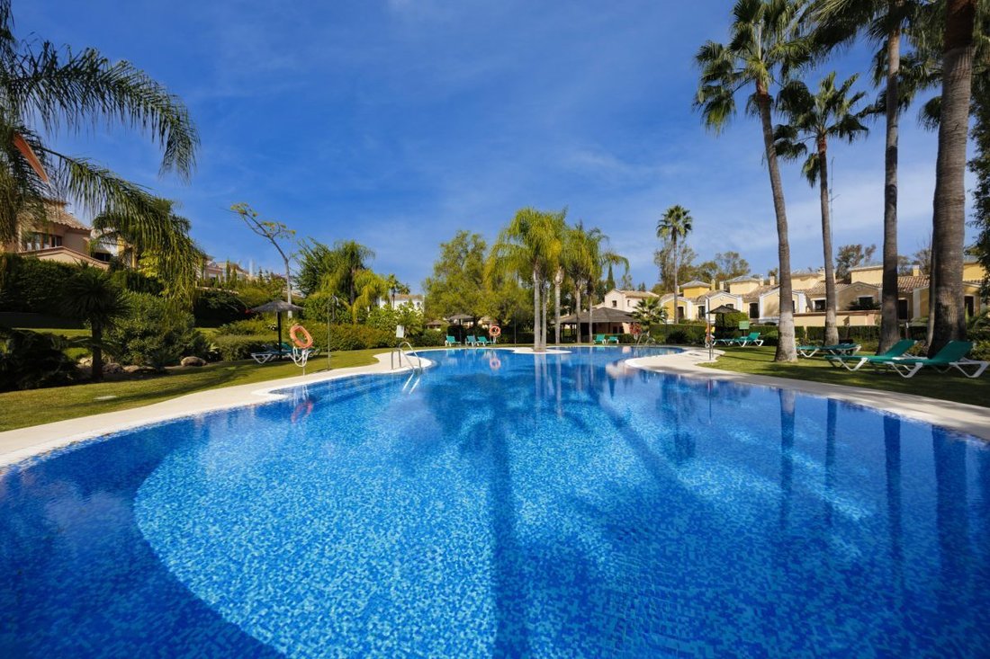 Townhouse in Guadalmina Alta, San Pedro de Alcantara, Spain 1 - 19174934