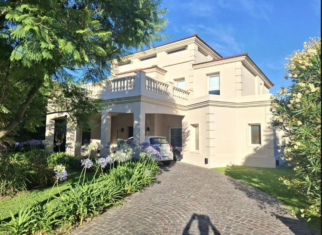 House in San Miguel, Buenos Aires Province, Argentina 2 - 19171055