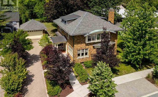 House in Lincoln, Ontario, Canada 1