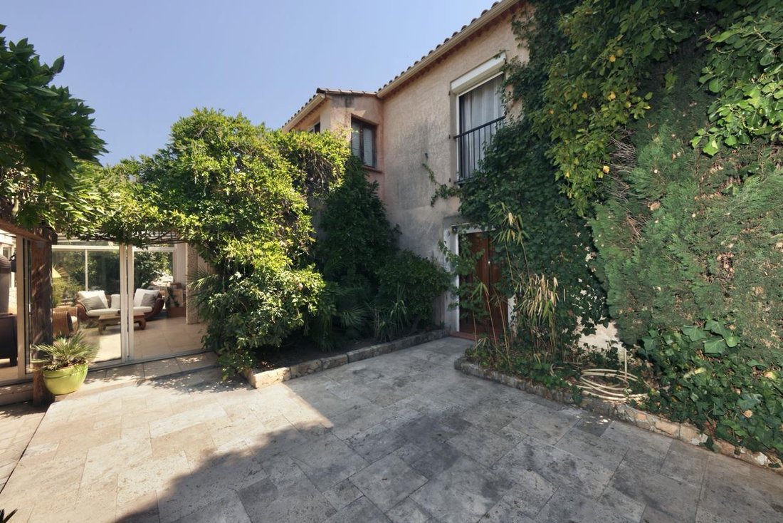 House in Grimaud, Provence-Alpes-Côte d'Azur, France 3 - 19170059