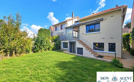 Villa in Le Clos, Velizy-Villacoublay, France 1