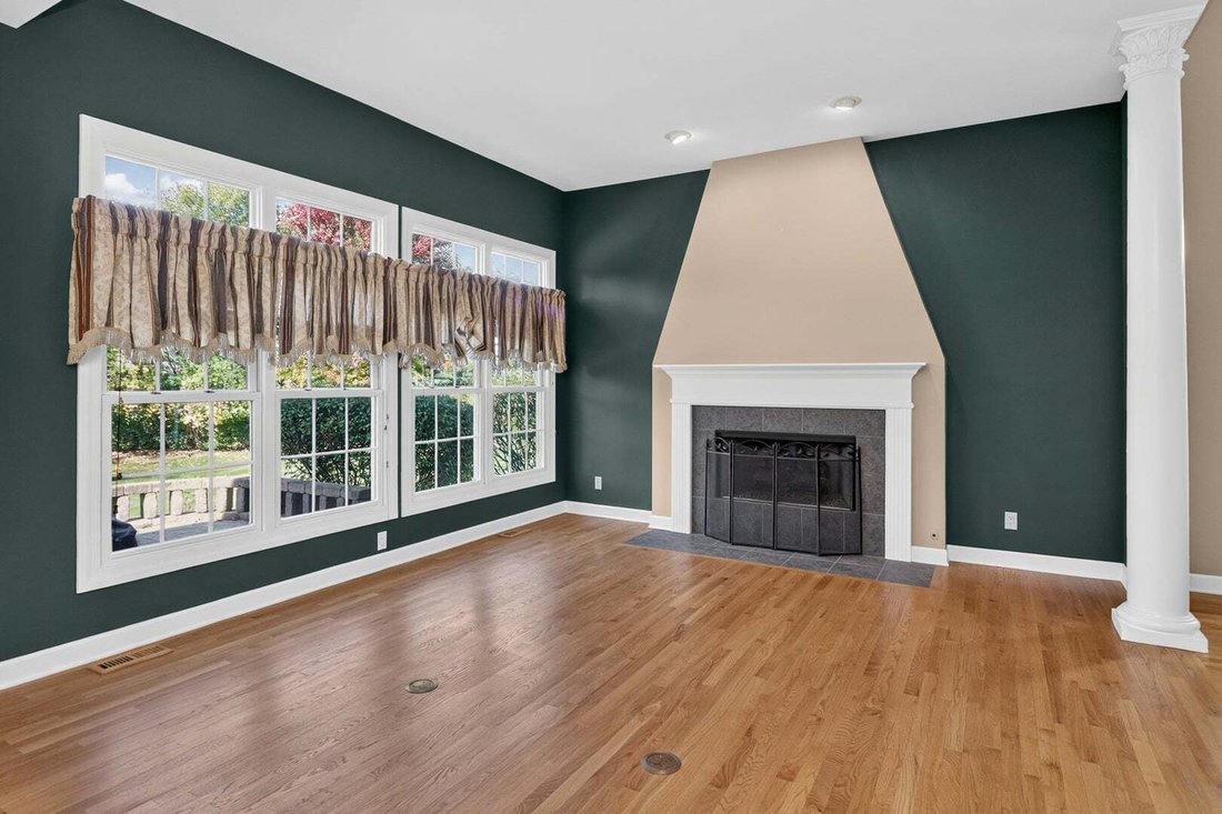 House in Village of Lakewood, Illinois, United States 5 - 19174991