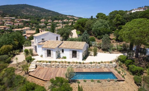 Maison à Ecarts, Roquebrune-sur-Argens, France 1