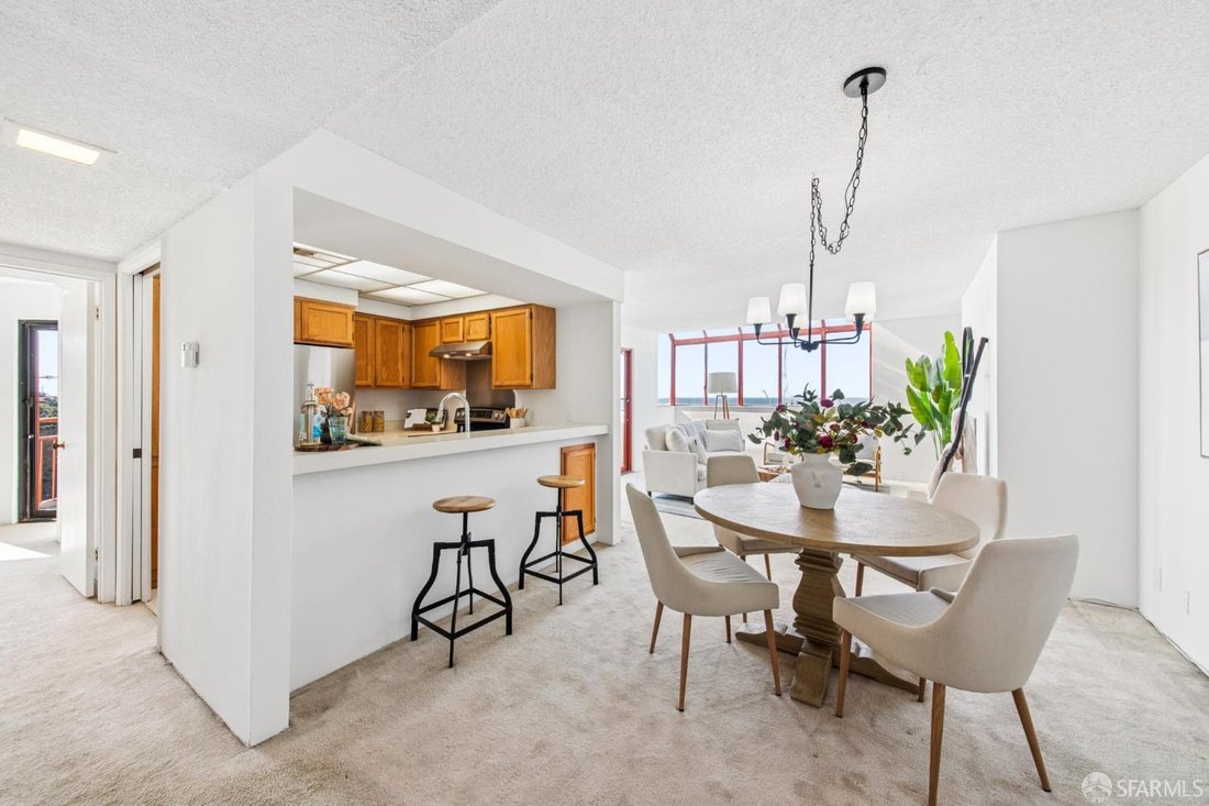 Condo in San Francisco, California, United States 2 - 19174079