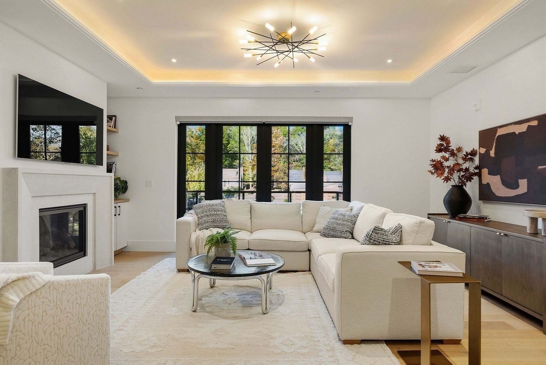 Condo in Wellesley, Massachusetts, United States 4 - 19173257