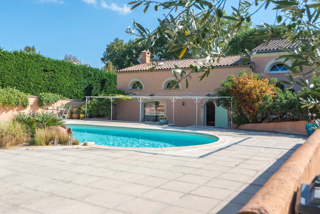 Villa in Carignan-de-Bordeaux, Neu-Aquitanien, Frankreich 2 - 19170136