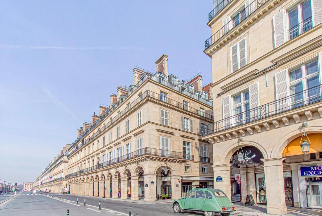 Apartment in Palais Royal, Paris 1er Arrondissement, Paris 2 - 19148395