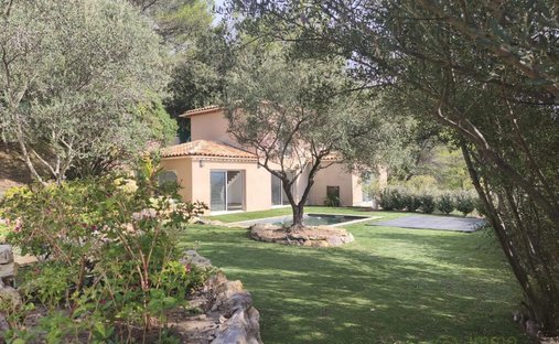 Casa en Carnoules, Provenza-Alpes-Costa Azul, Francia 1