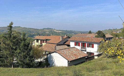 Costigliole d'Asti, Piamonte, Italia 1