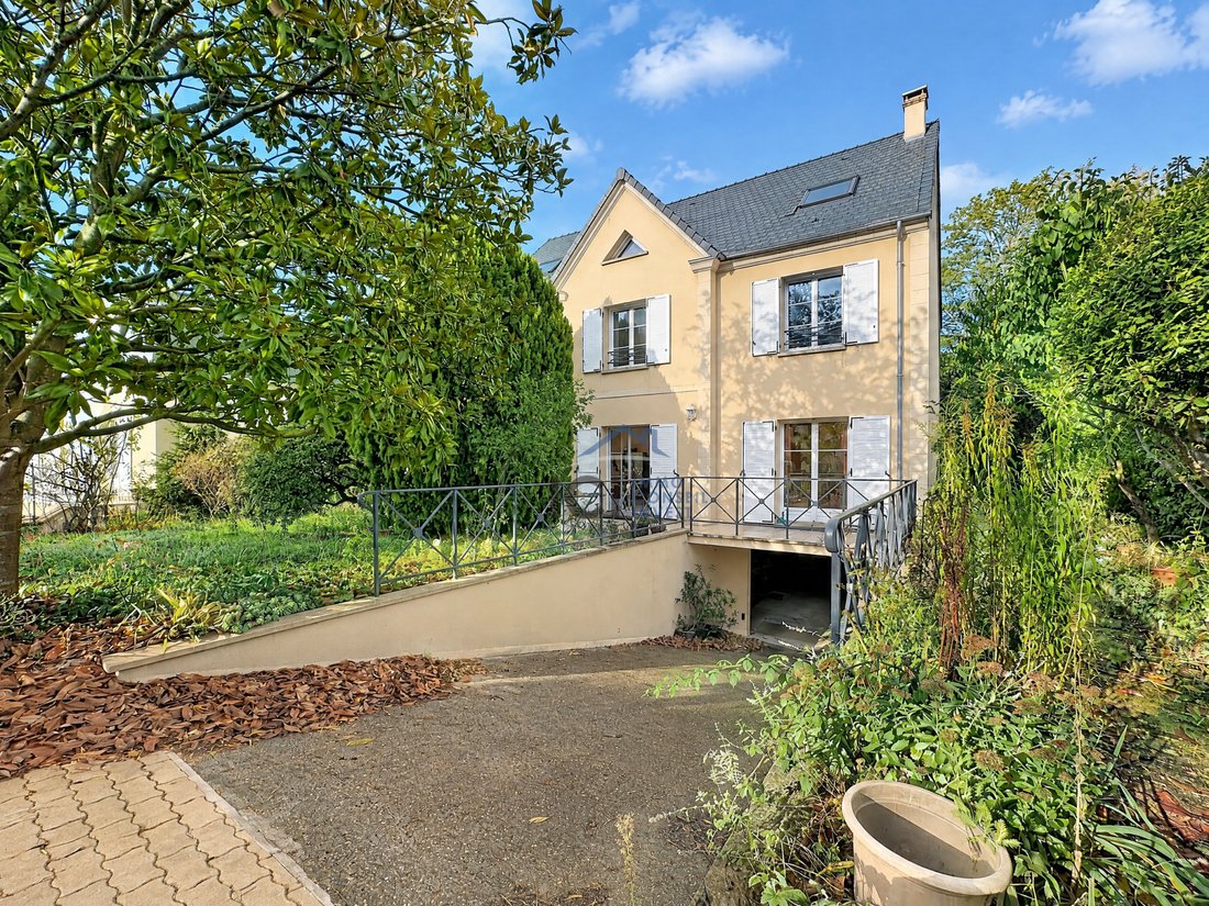 House in Chatou, Ile-de-France, France 2 - 19178330