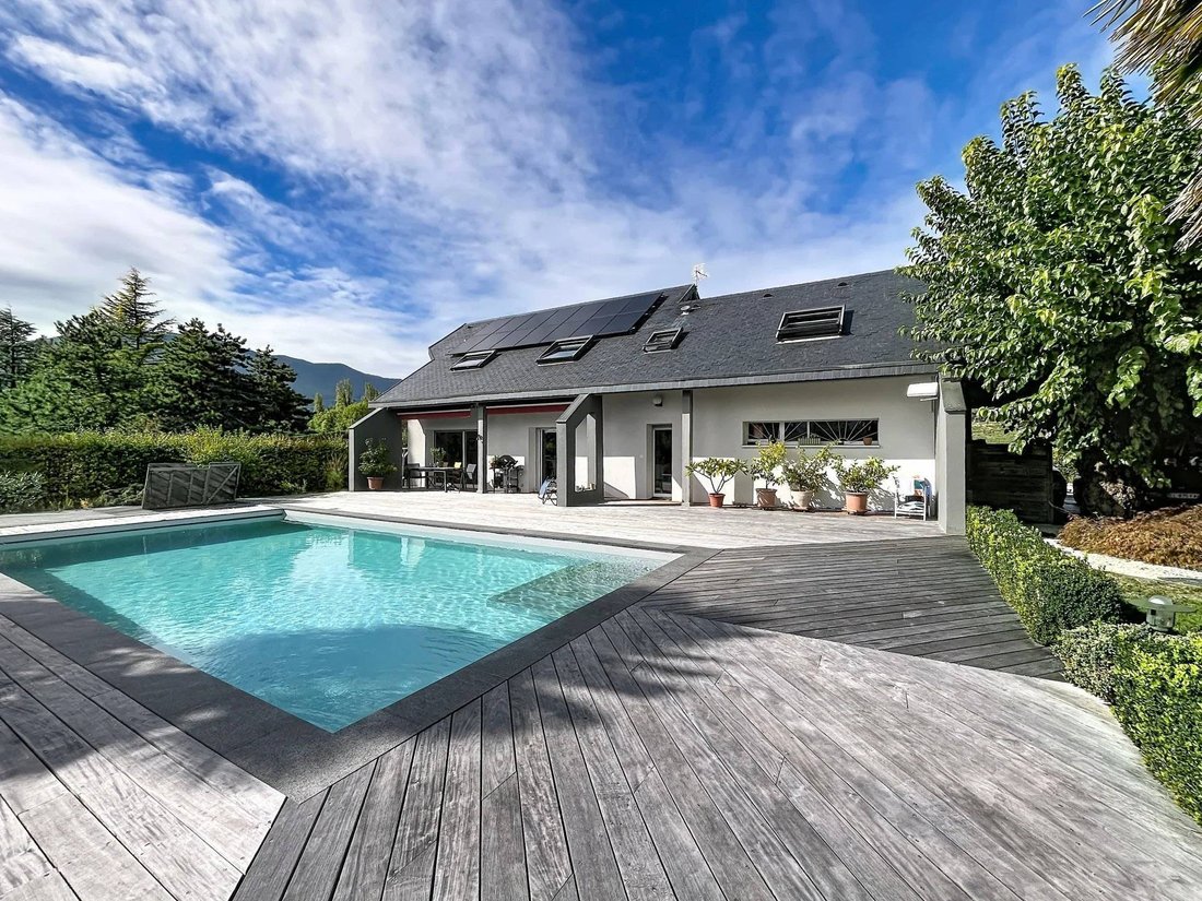 Maison à Les Marches, Porte-de-Savoie, France 2 - 19177271