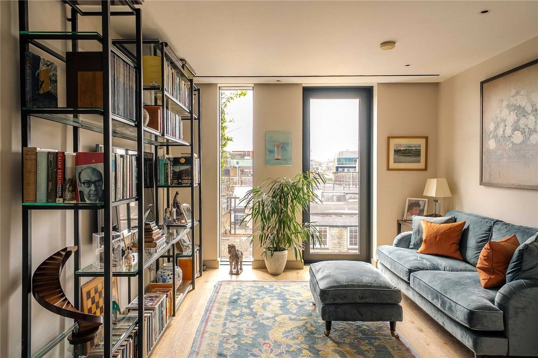 Apartment in Soho, England 3 - 19174811