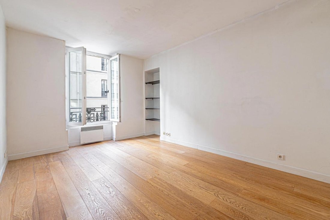 Apartment in Palais Royal, Paris 1er Arrondissement, Paris 3 - 19148395