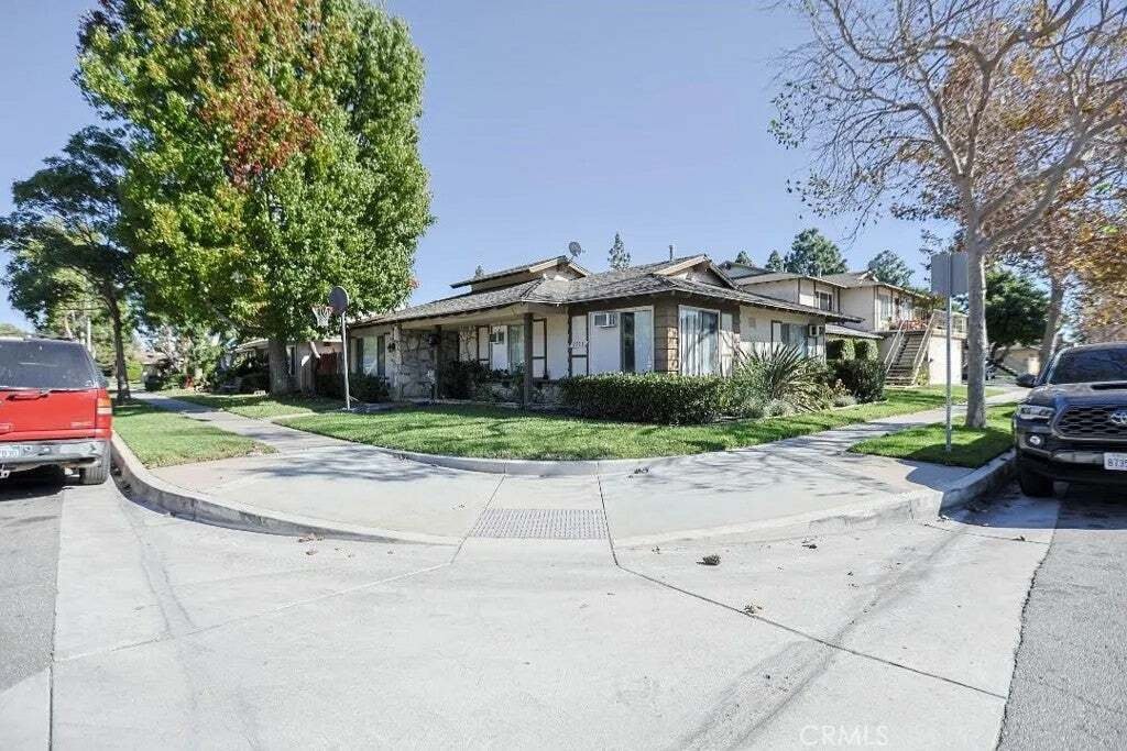 Santa Ana, California, United States 3 - 19174930