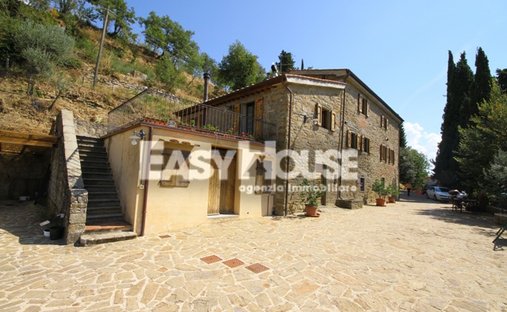 Country House in Loro Ciuffenna, Tuscany, Italy 1