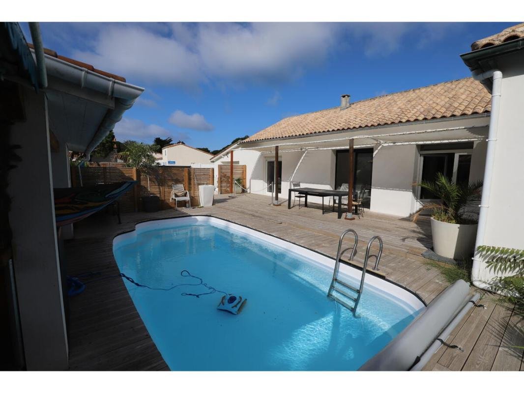 House in Saint-Georges-d'Oleron, Nouvelle-Aquitaine, France 1 - 19175329