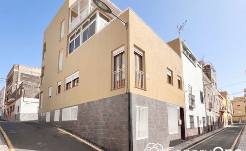 Townhouse in Salud-La Salle, Santa Cruz De Tenerife, Spain 1