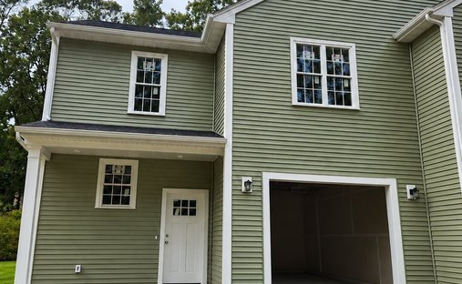 Mansfield, Massachusetts, Estados Unidos 1
