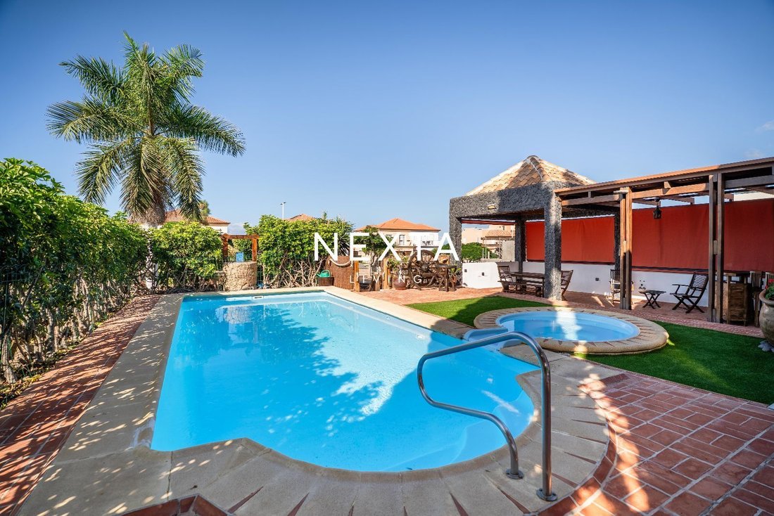 Villa in Costa Adeje, Adeje, Canary Islands 5 - 19169036