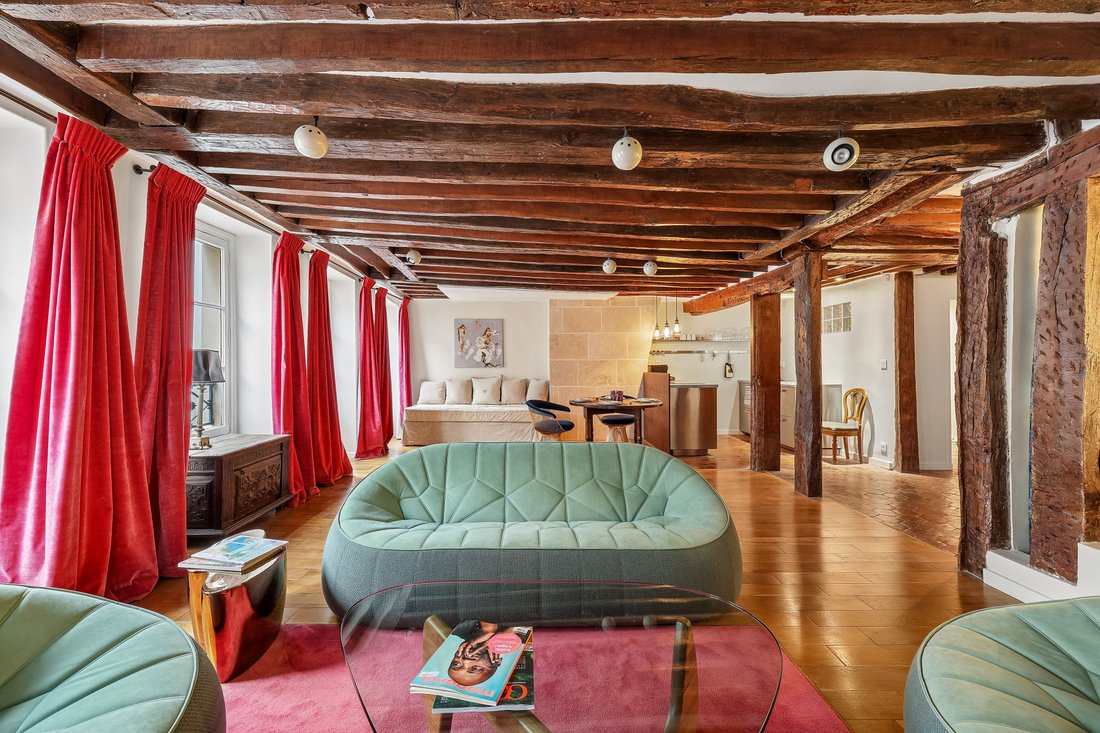Apartment in Sainte Avoie, Paris 3e Arrondissement, Paris 1 - 19170342