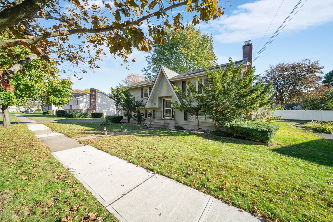 House in Stratford, Connecticut, United States 2 - 19177516