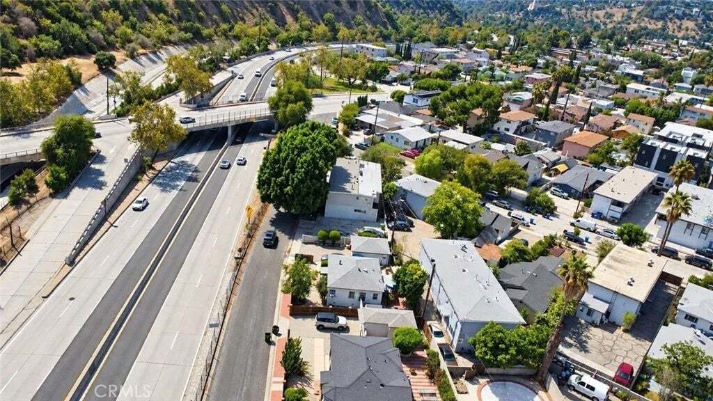 Los Angeles, California, United States 4 - 19179737