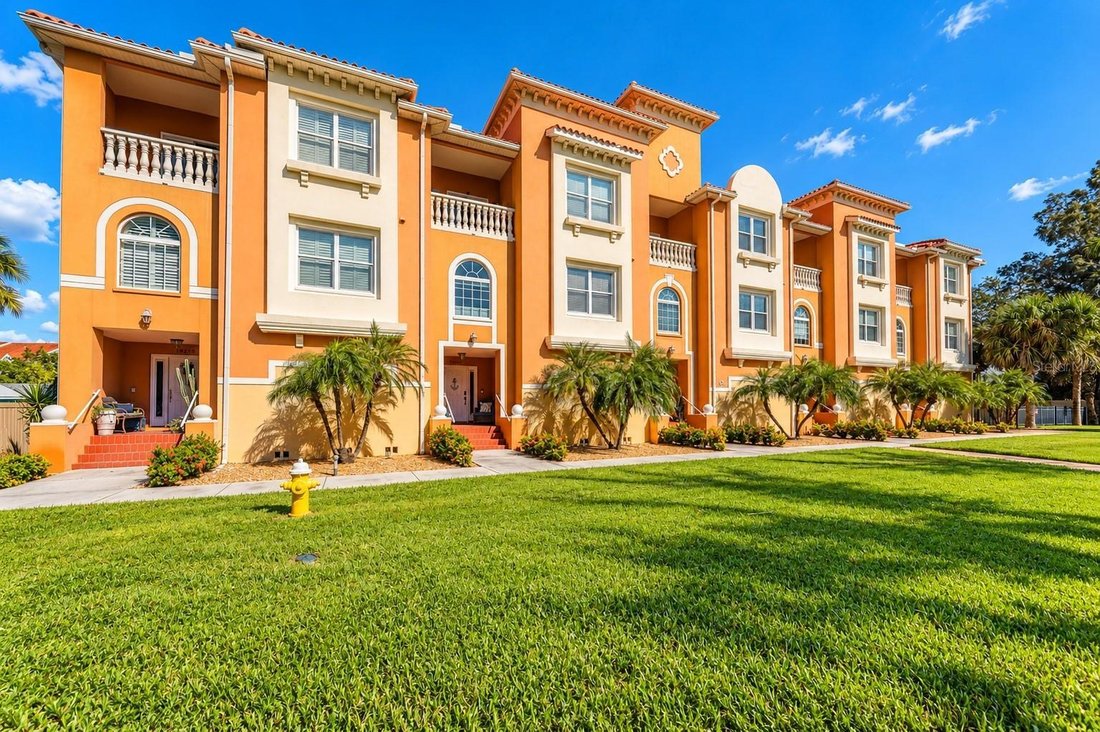 Townhouse in Indian Shores, Florida, United States 1 - 19172186