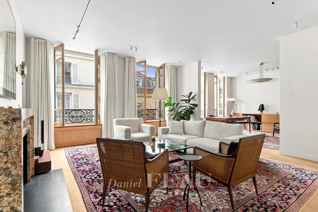 Apartment in Saint Thomas d'Aquin, Paris 7e Arrondissement, Paris 1 - 19170151